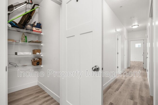 Building Photo - 547 N 360 W