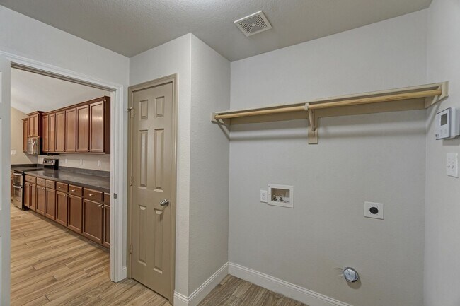 Building Photo - Ready for you to call this one home!