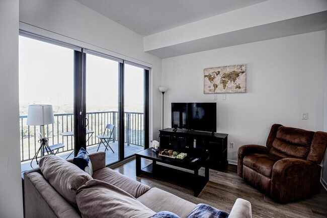 Building Photo - 6803 Staffordshire Crescent