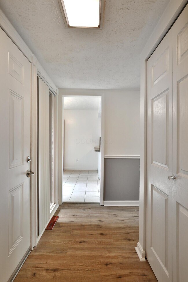 Building Photo - 4966 Wintersong Ln