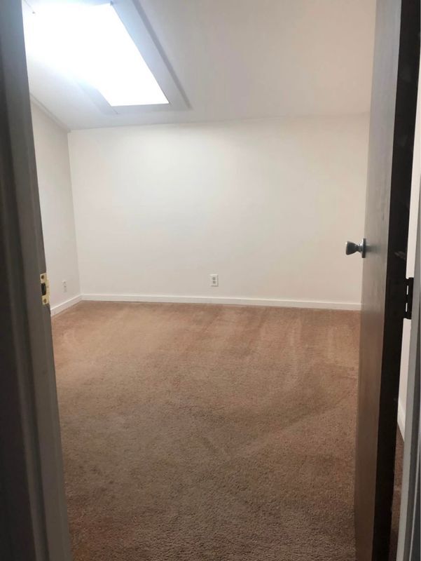 Building Photo - 748 Calef, 3