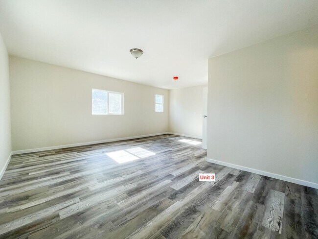 Building Photo - 1/2 off first months rent Totally Renovated Studio! AVAILABLE NOW!!