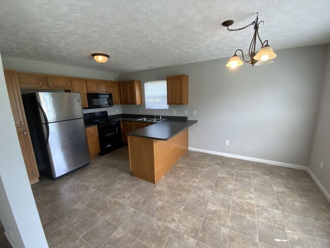 Building Photo - Great rental home near MTSU!