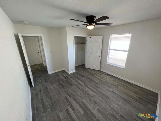 Building Photo - 2604 Saulsbury Dr