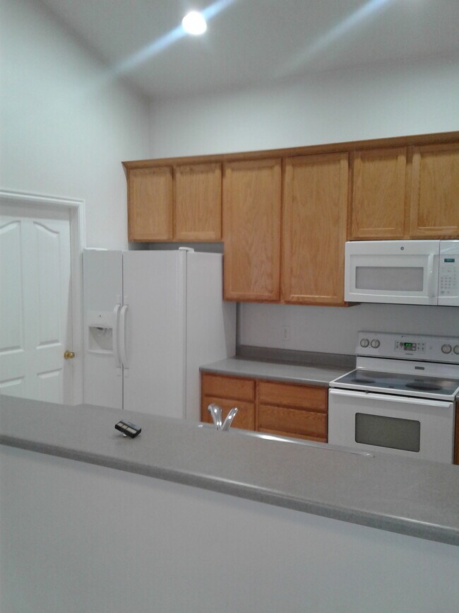 Building Photo - 7251 Brittany Town Dr