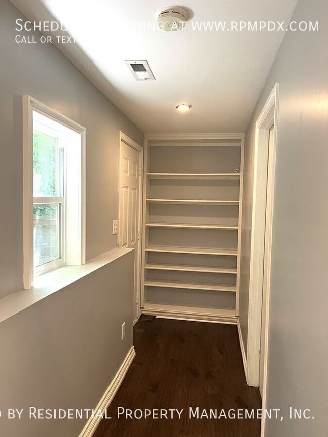 Building Photo - 4512 SW Fairvale Ct