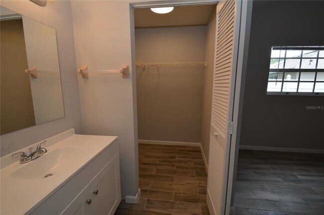 Building Photo - 107 Brunswick Ln