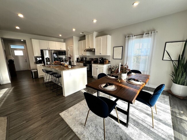 Building Photo - Immaculate 3, Bed, 2.5 Bath Home Minutes from the VA/NC Line