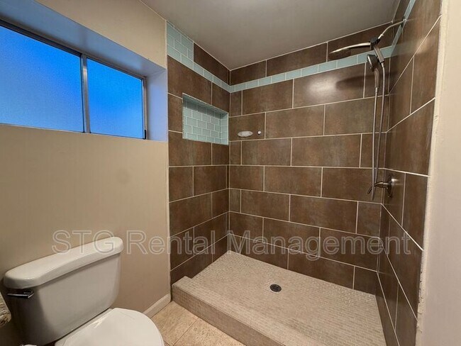 Building Photo - 337 W 200 N