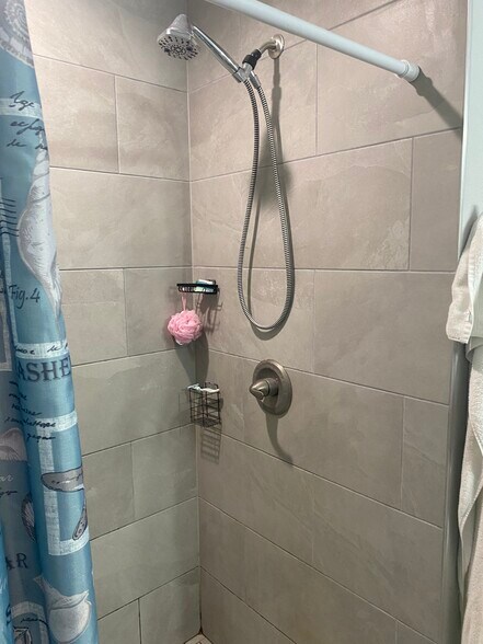 Building Photo - 9938 N Athenia Dr