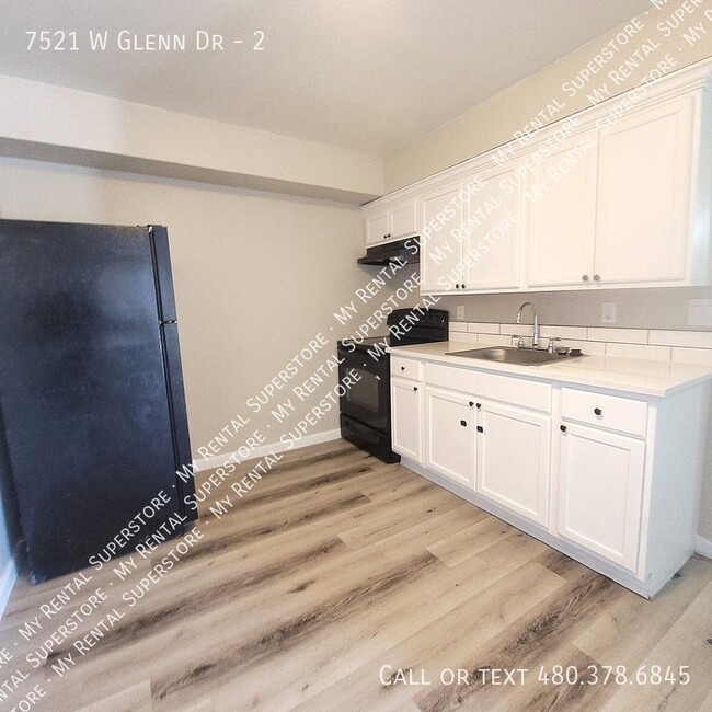 Building Photo - 7521 W Glenn Dr