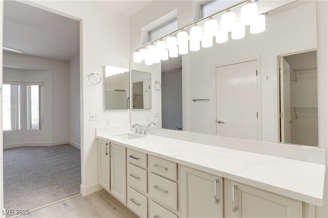 Building Photo - 2084 Tiger Links Dr