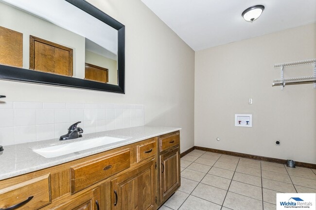 Building Photo - 3 bedroom duplex in Derby