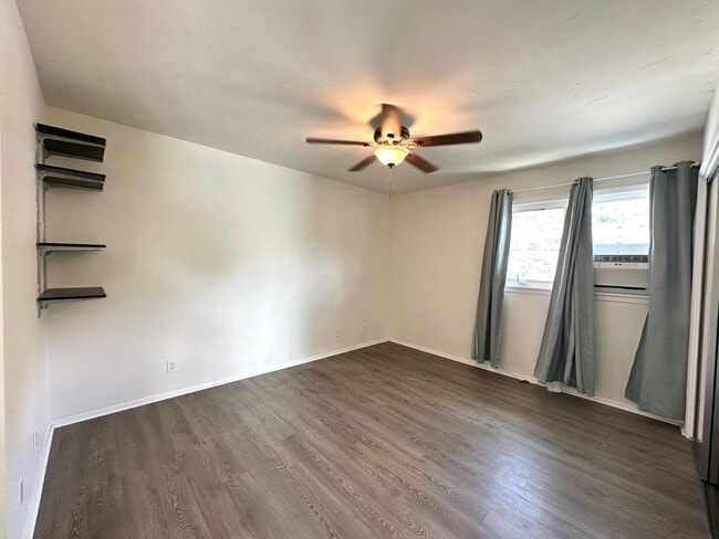Building Photo - 1058 Awawamalu St