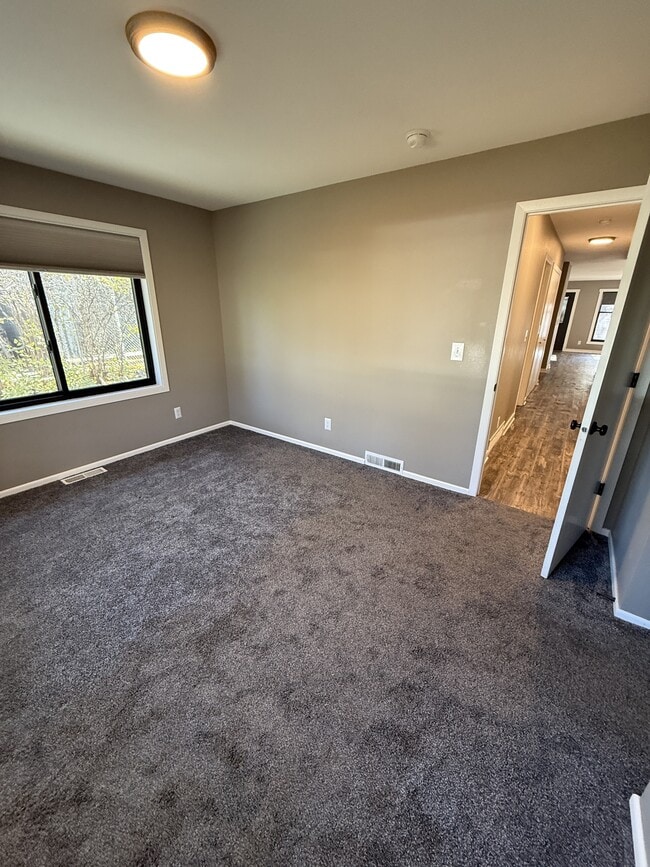 Building Photo - 2004 1st Ave S