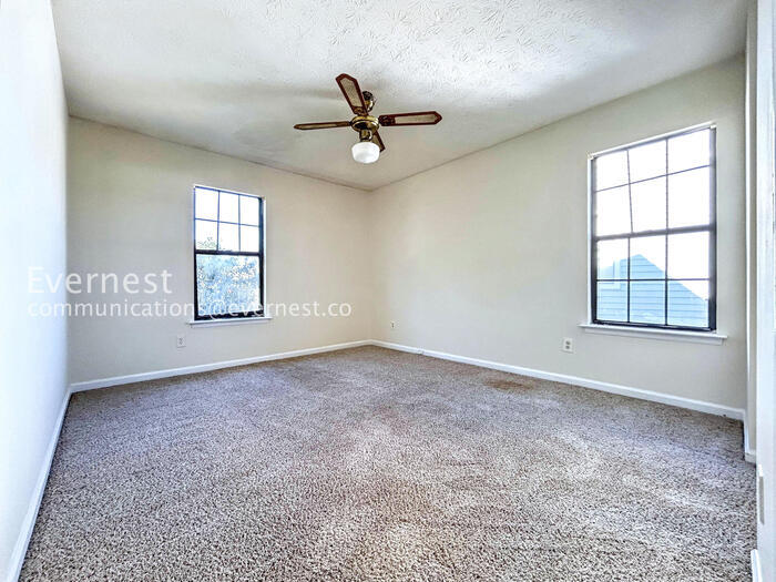 Building Photo - 1174 Ridgecrest Ln SE