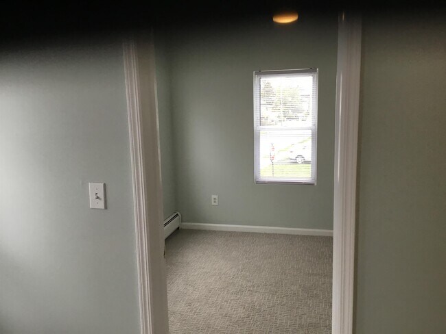 Building Photo - 90 Union Ave