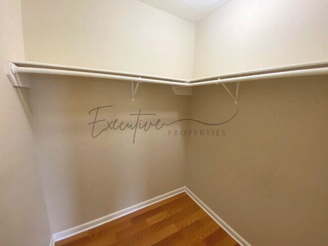 Building Photo - 2-Bed, 2.5-Bath Townhouse – Walk to McNeese State University!