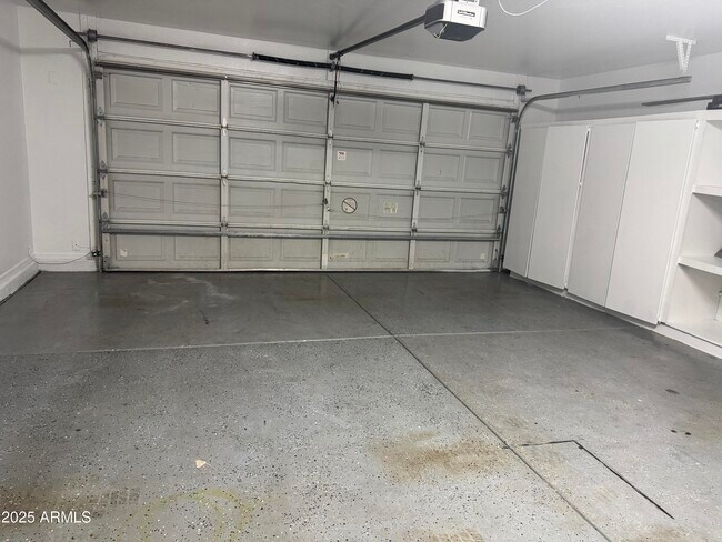 Building Photo - 12713 W Hollyhock Dr