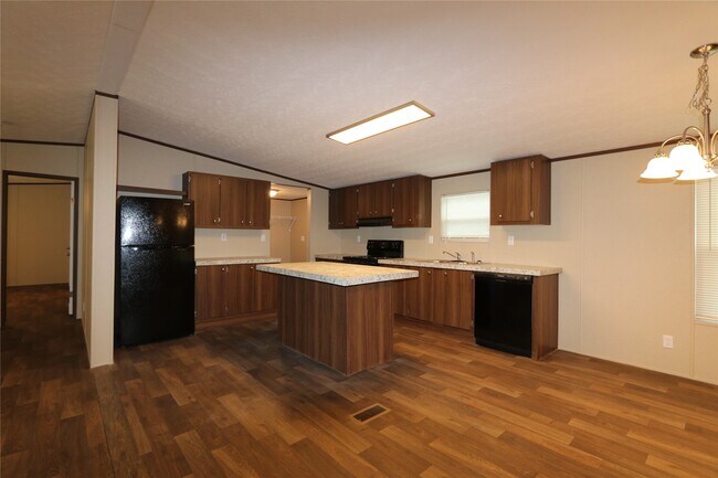 Building Photo - 16501 E Emerson Cir