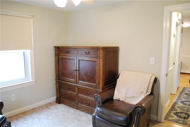 Building Photo - 161 Hadde Ave