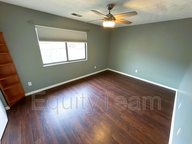 Building Photo - 9328 Hunters Creek Dr