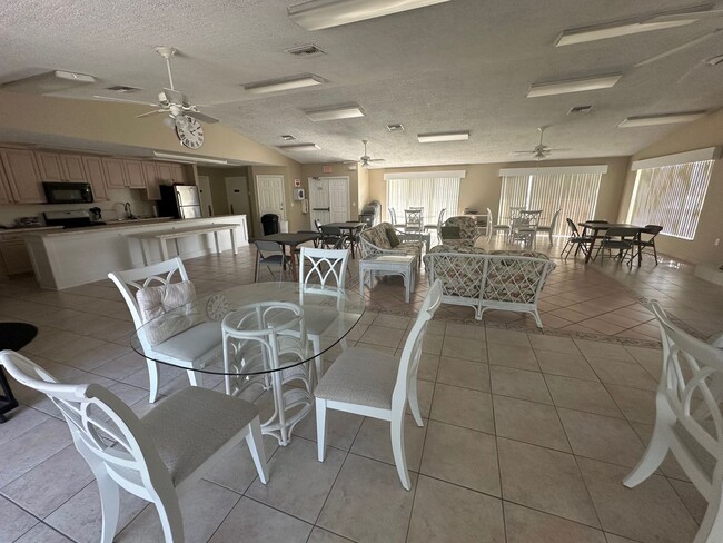 Building Photo - Furnished 2 Bedroom 2 Bath Condo in Grove ...