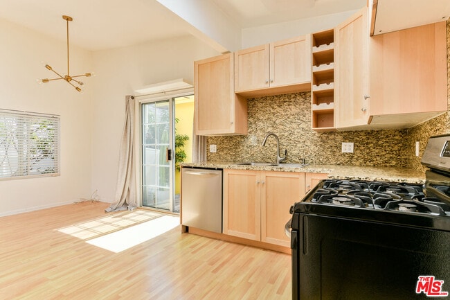 Building Photo - 420 Altair Pl