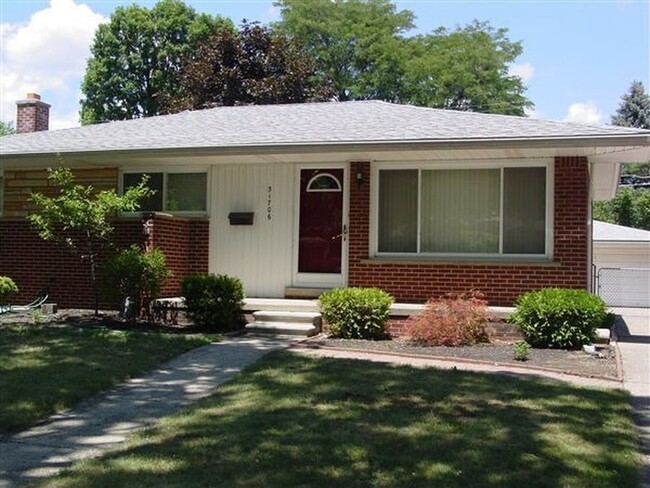 Building Photo - 3 bed, 1.5 bath ranch for rent in Livonia