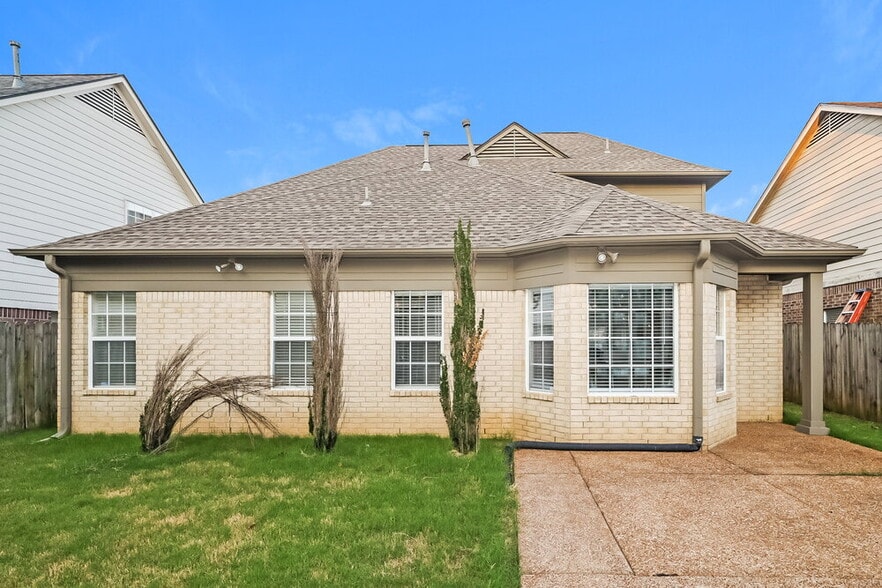 Building Photo - 2223 Purple Leaf Ln