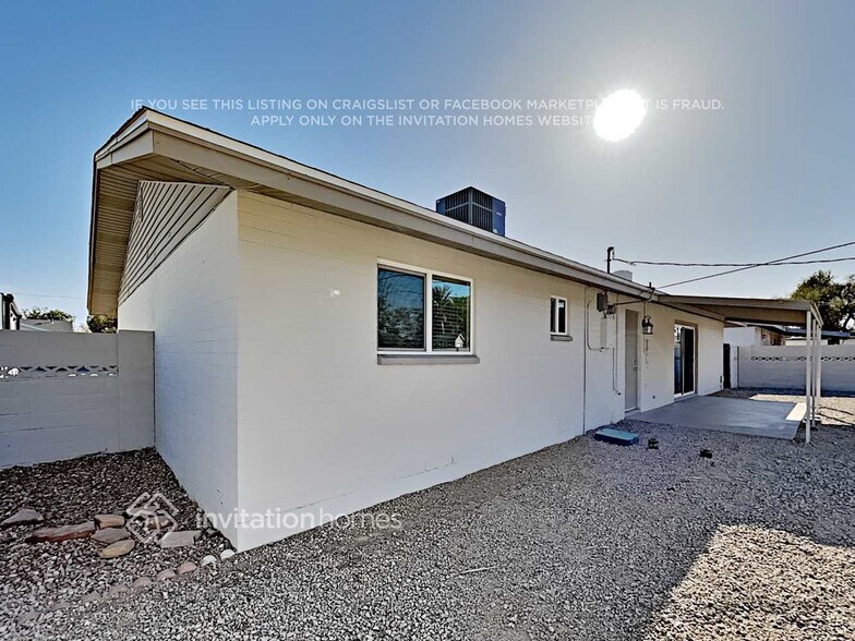 Building Photo - 420 E Hermosa Dr