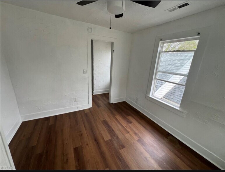 Building Photo - 1529 Vine St