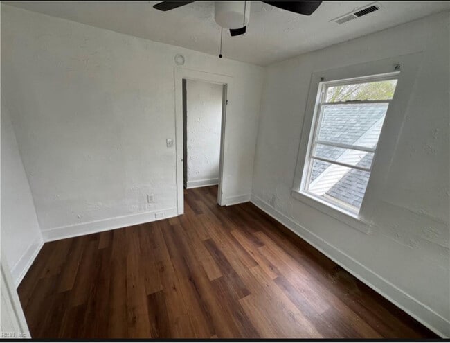 Building Photo - 1529 Vine St