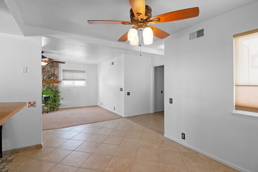 Building Photo - 1034 Thompson Ave N