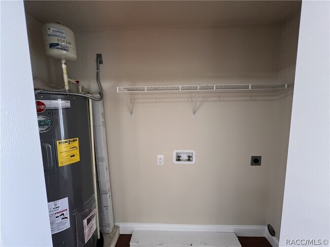 Building Photo - 2223 CR 445