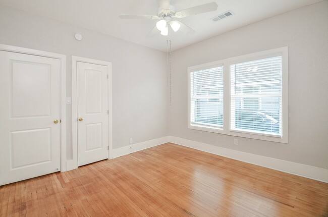 Building Photo - 4333 Harby St