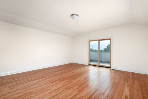 Building Photo - 1657 W Wrightwood Ave