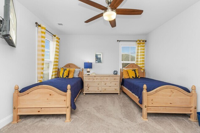 Building Photo - 1399 Berkshire Ave