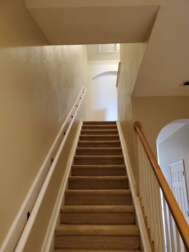 Building Photo - Lovely 2/2.5 in Bartram Park