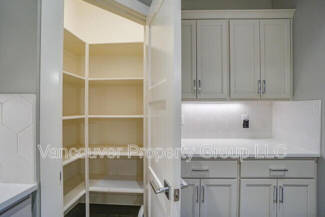 Building Photo - 11805 NE 108th St