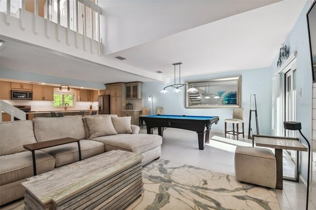 Building Photo - 240 Windward Passage