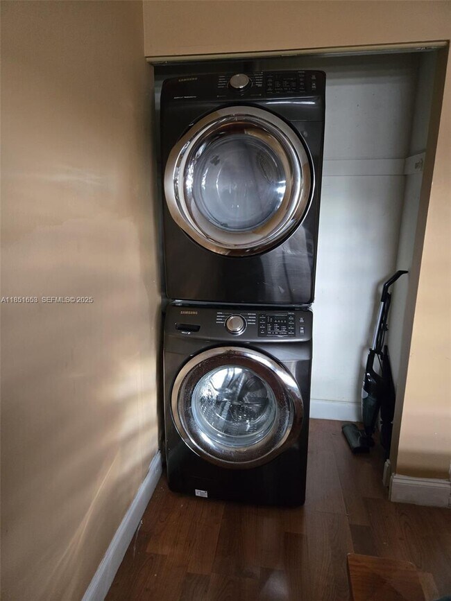 Building Photo - 13958 SW 44th Ln Cir