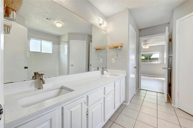 Building Photo - 12601 Europa Ln