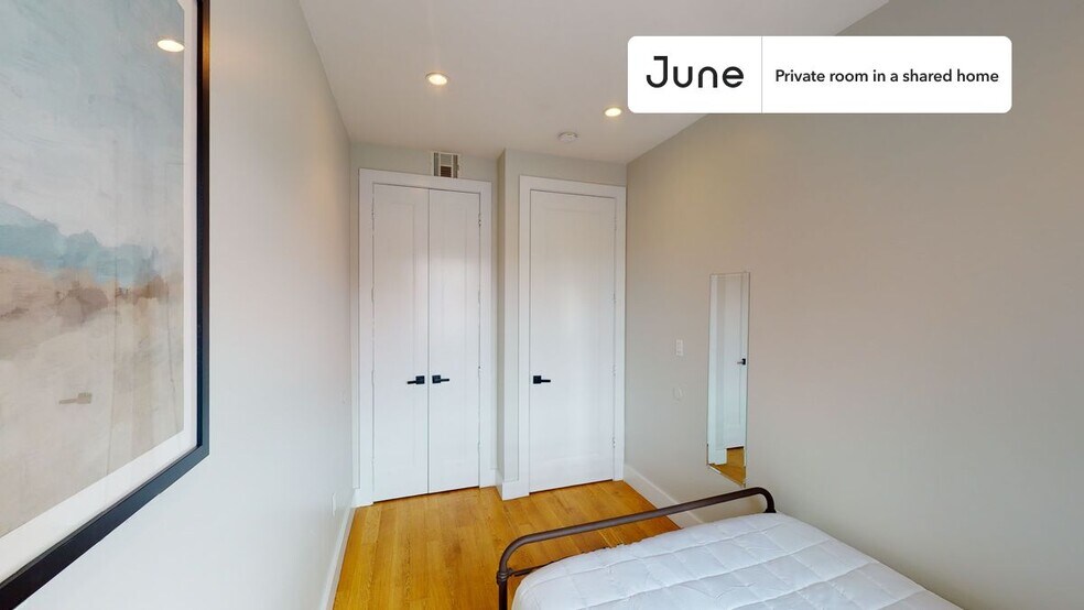 Building Photo - Room in Shared 3 bed/1 bath home