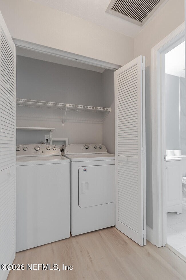 Building Photo - 2131 Sea Hawk Dr