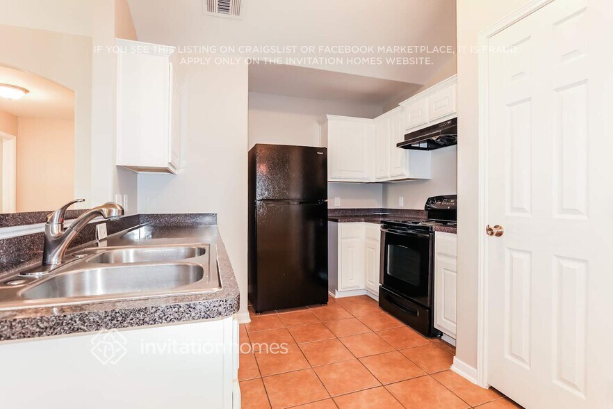 Building Photo - 29035 Village Creek Loop