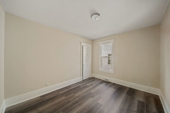 Building Photo - 1439 8th Ave