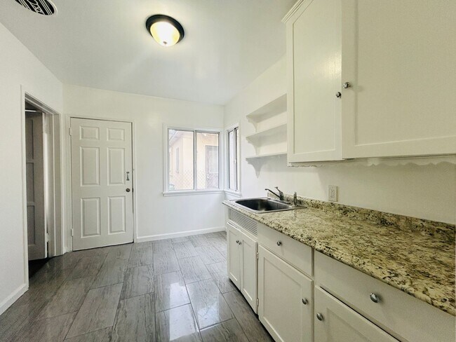 Building Photo - Sylvan Apartments