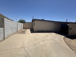 Building Photo - 7747 W Weldon Ave