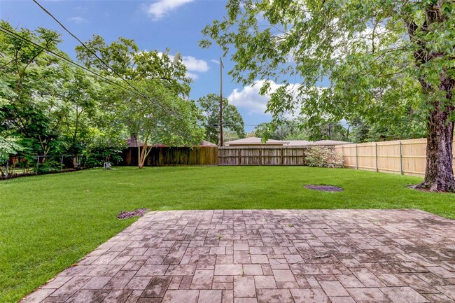 Building Photo - 8807 McAvoy Dr